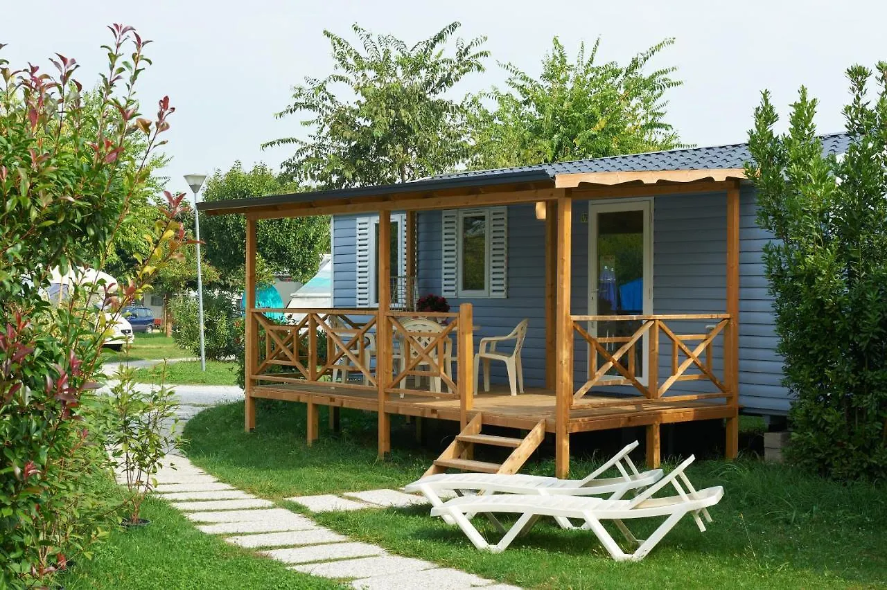 **** Prázdninový areál Camping Baia Verde Manerba del Garda Itálie