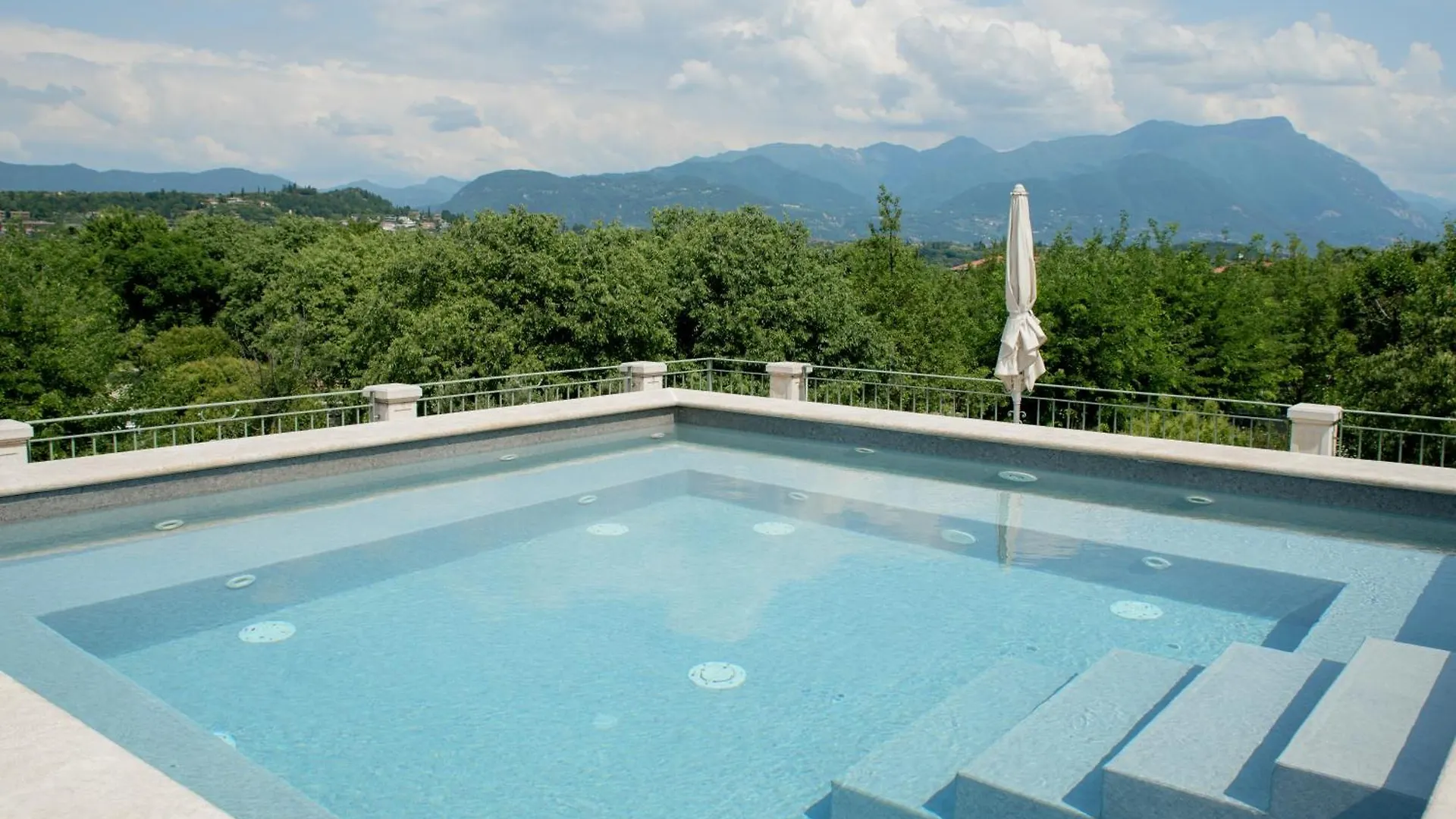 Camping Baia Verde Manerba del Garda Village de vacances